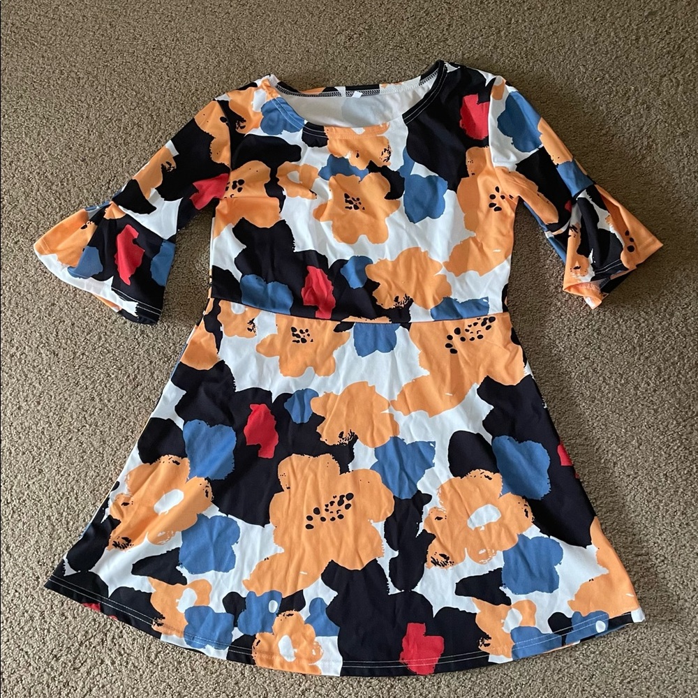 Size large dress with floral design